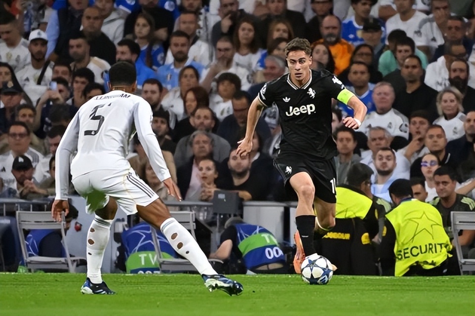 inews, 伯纳乌问题, 面负责衔接